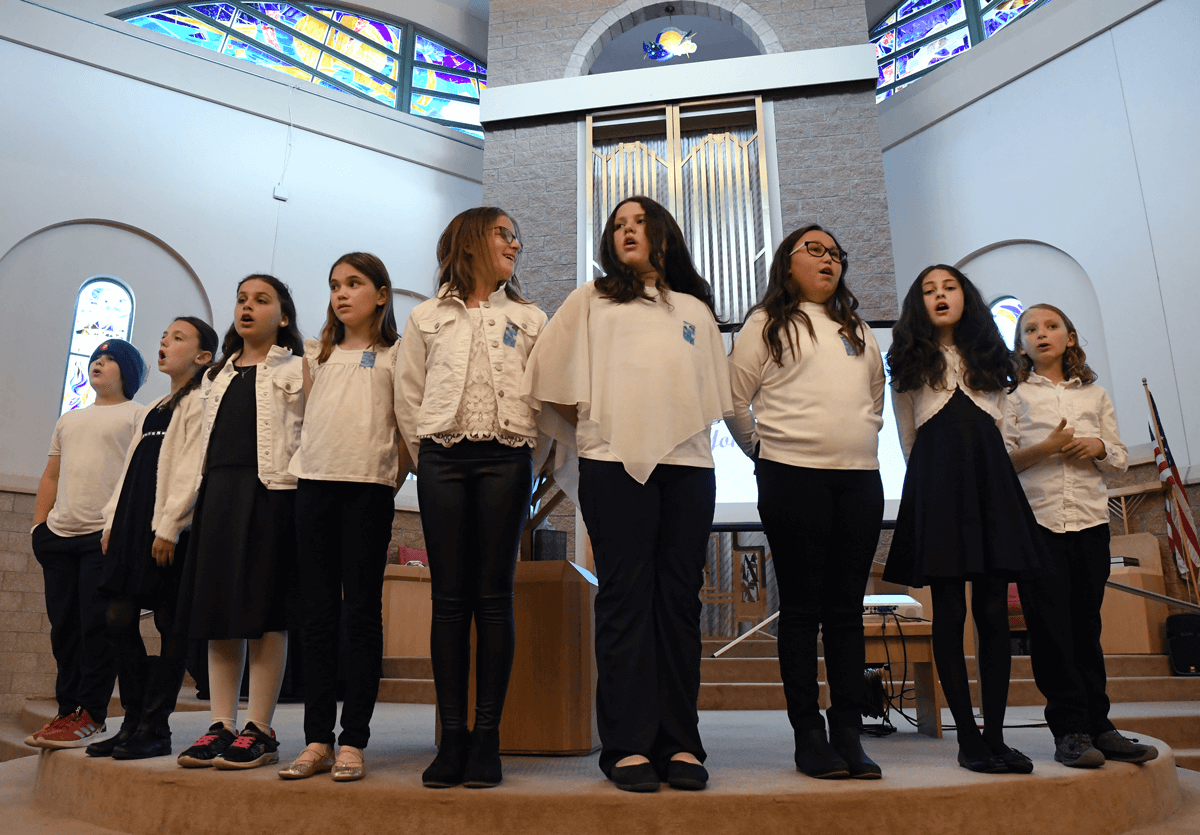 DJDS Choir sings at Yom HaZikaron