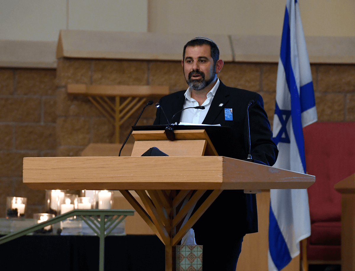 Itai Divinsky, JEWISHcolorado Shaliach speaks at Yom HaZikaron