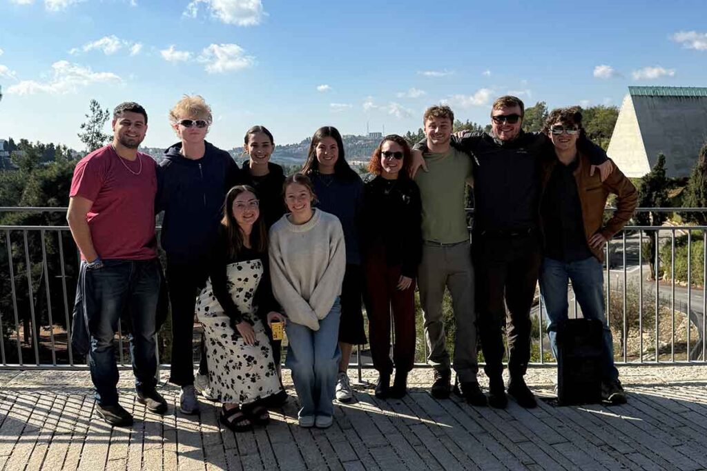 group of cu boulder hillel students